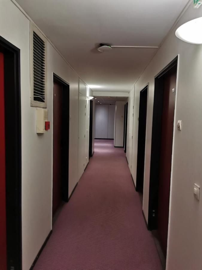 Appart Hotel La Defense Курбьовоа Екстериор снимка