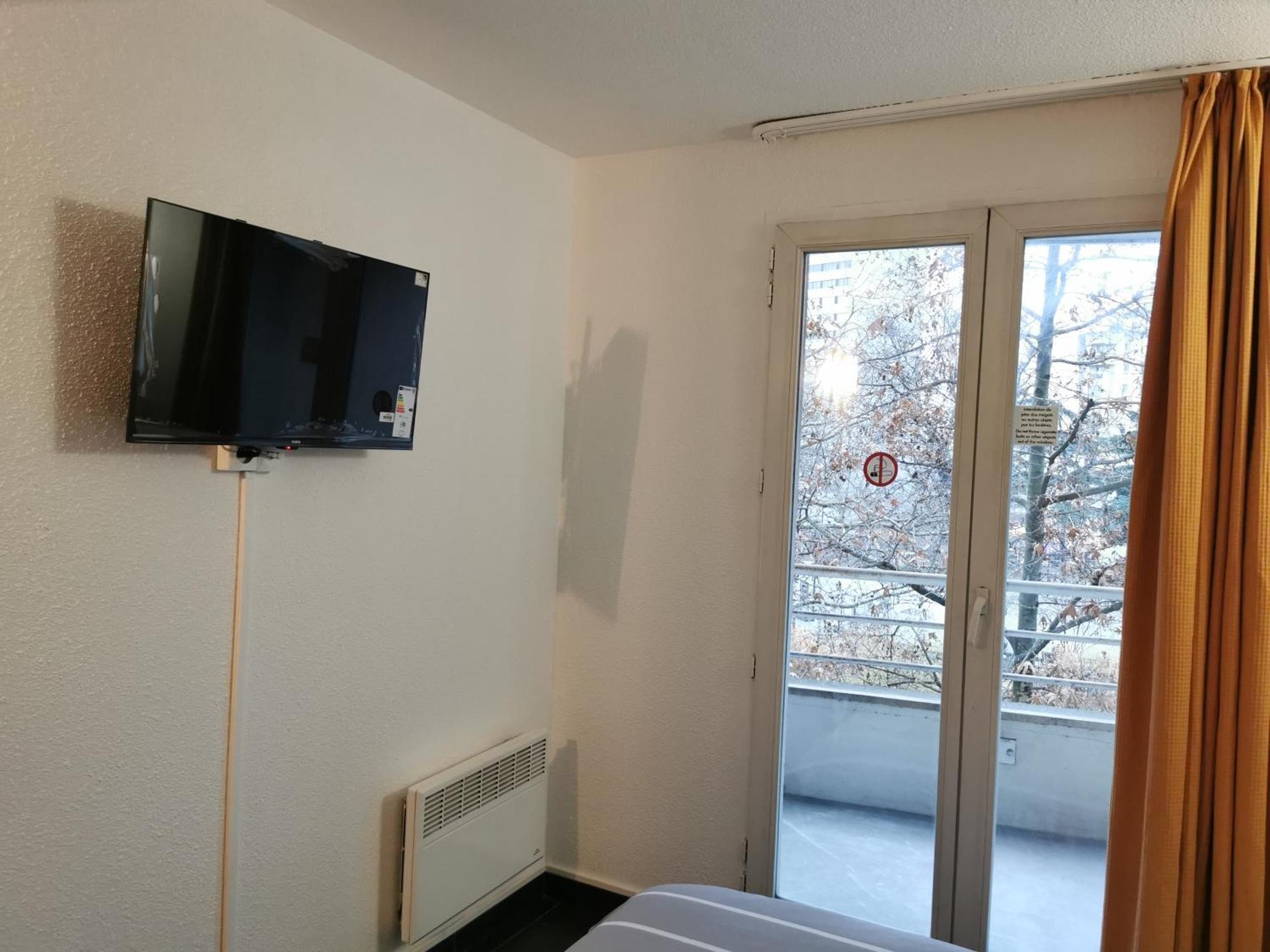 Appart Hotel La Defense Курбьовоа Екстериор снимка