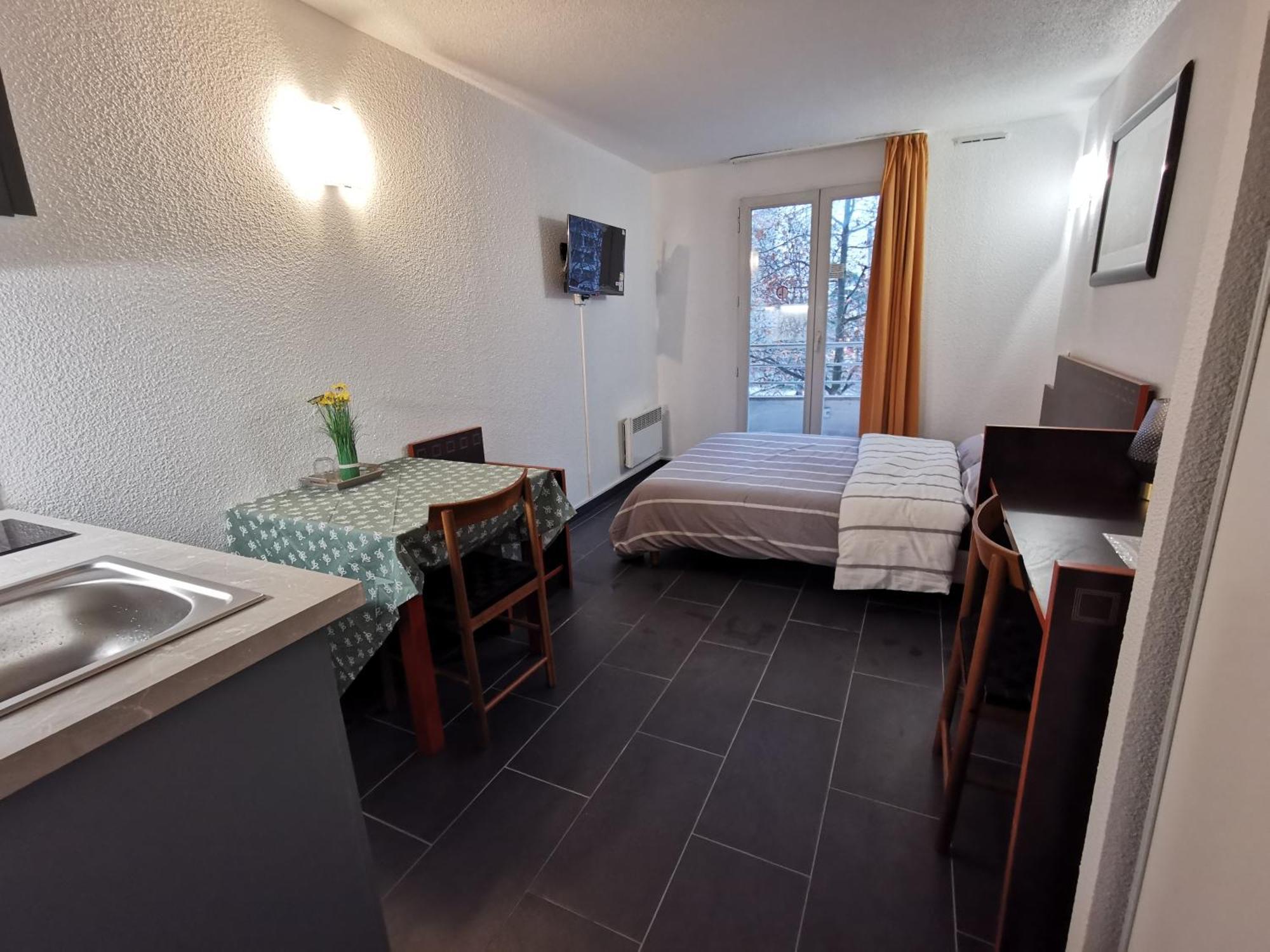 Appart Hotel La Defense Курбьовоа Екстериор снимка