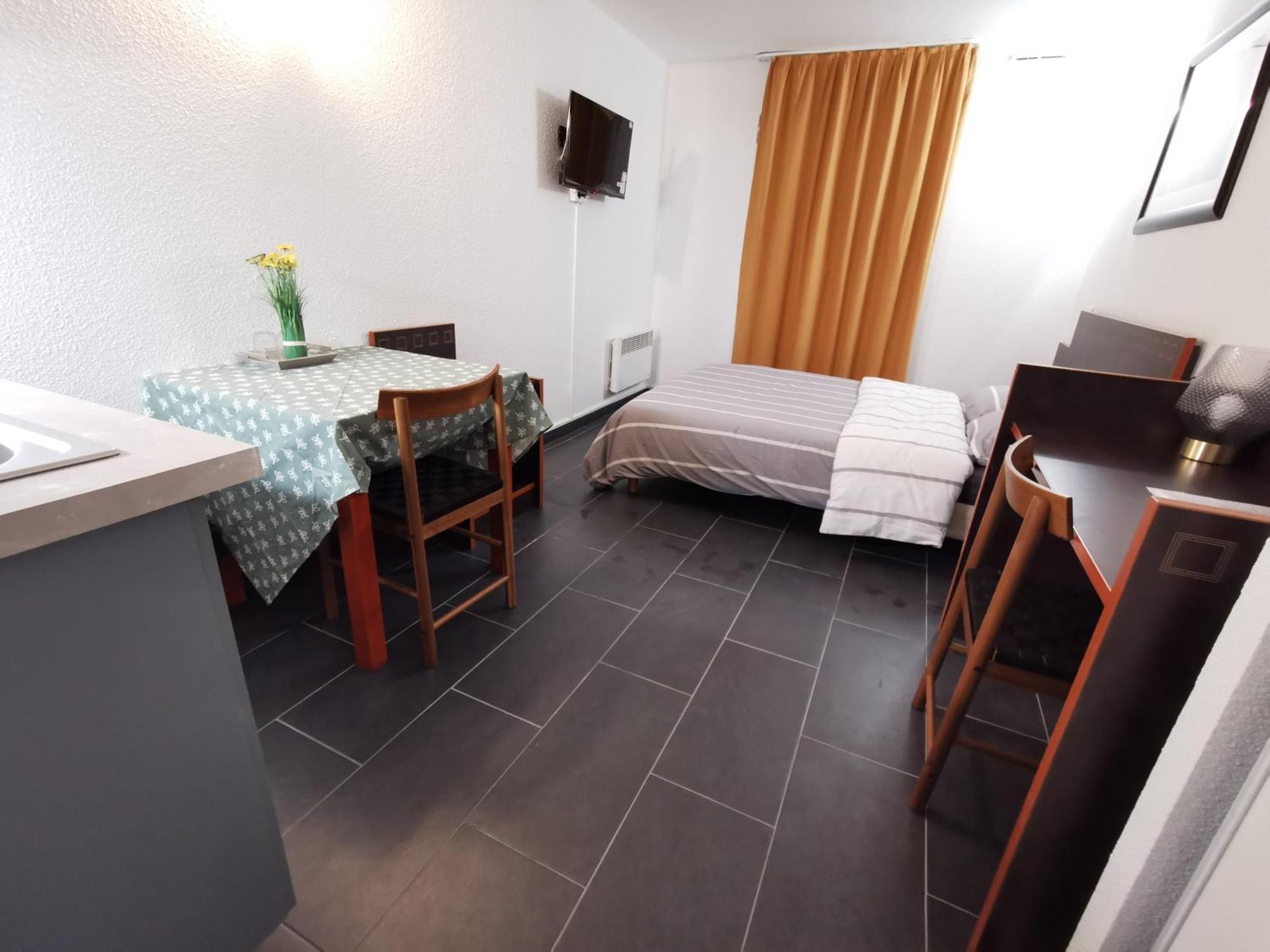 Appart Hotel La Defense Курбьовоа Екстериор снимка