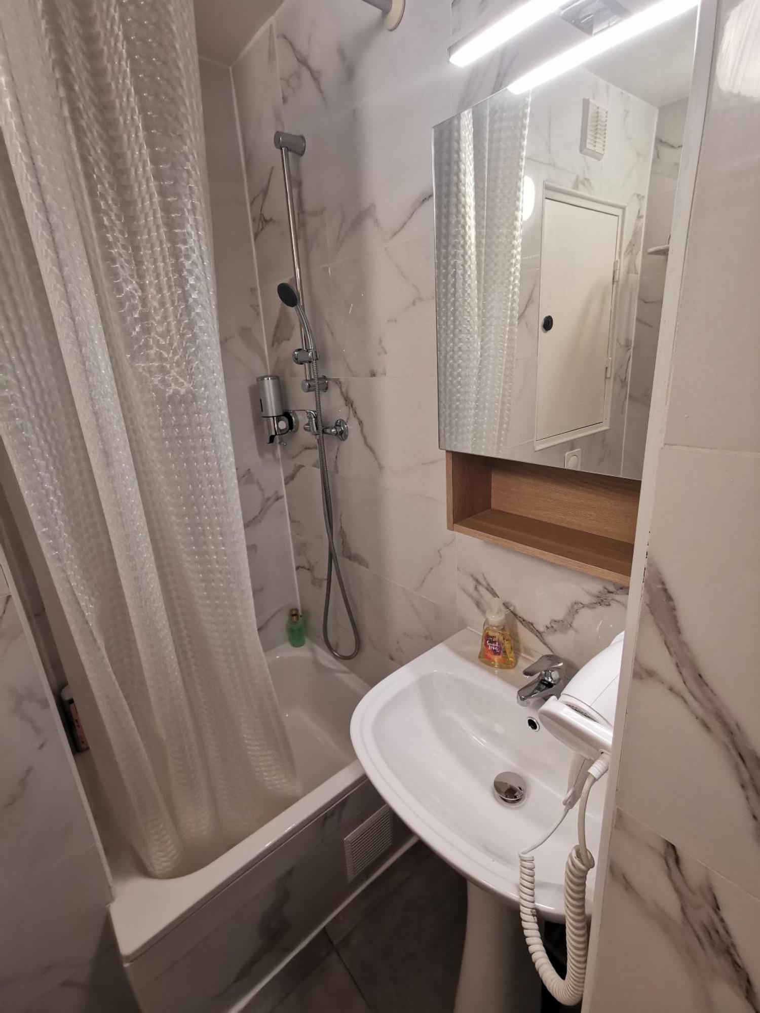 Appart Hotel La Defense Курбьовоа Екстериор снимка