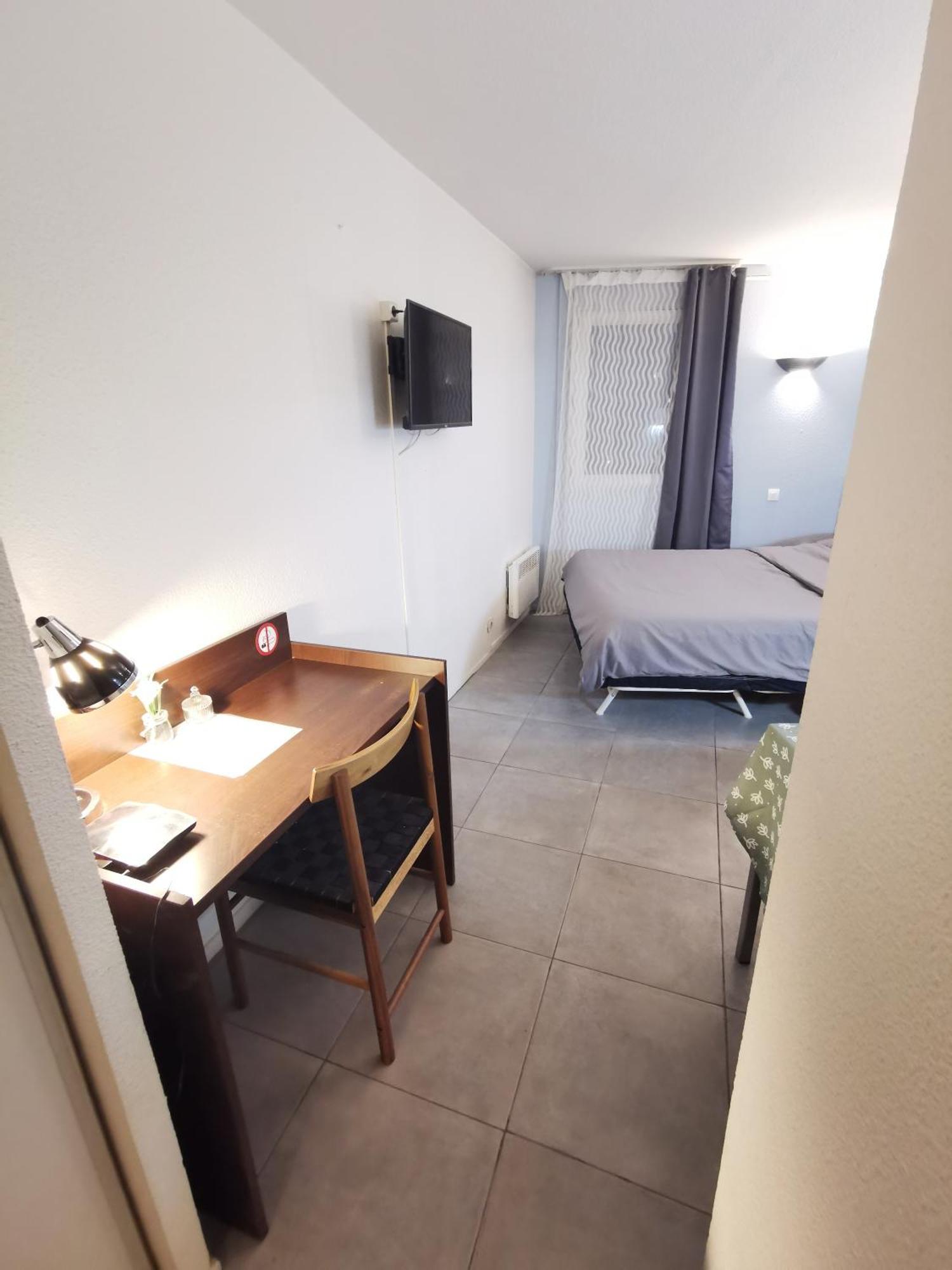 Appart Hotel La Defense Курбьовоа Екстериор снимка