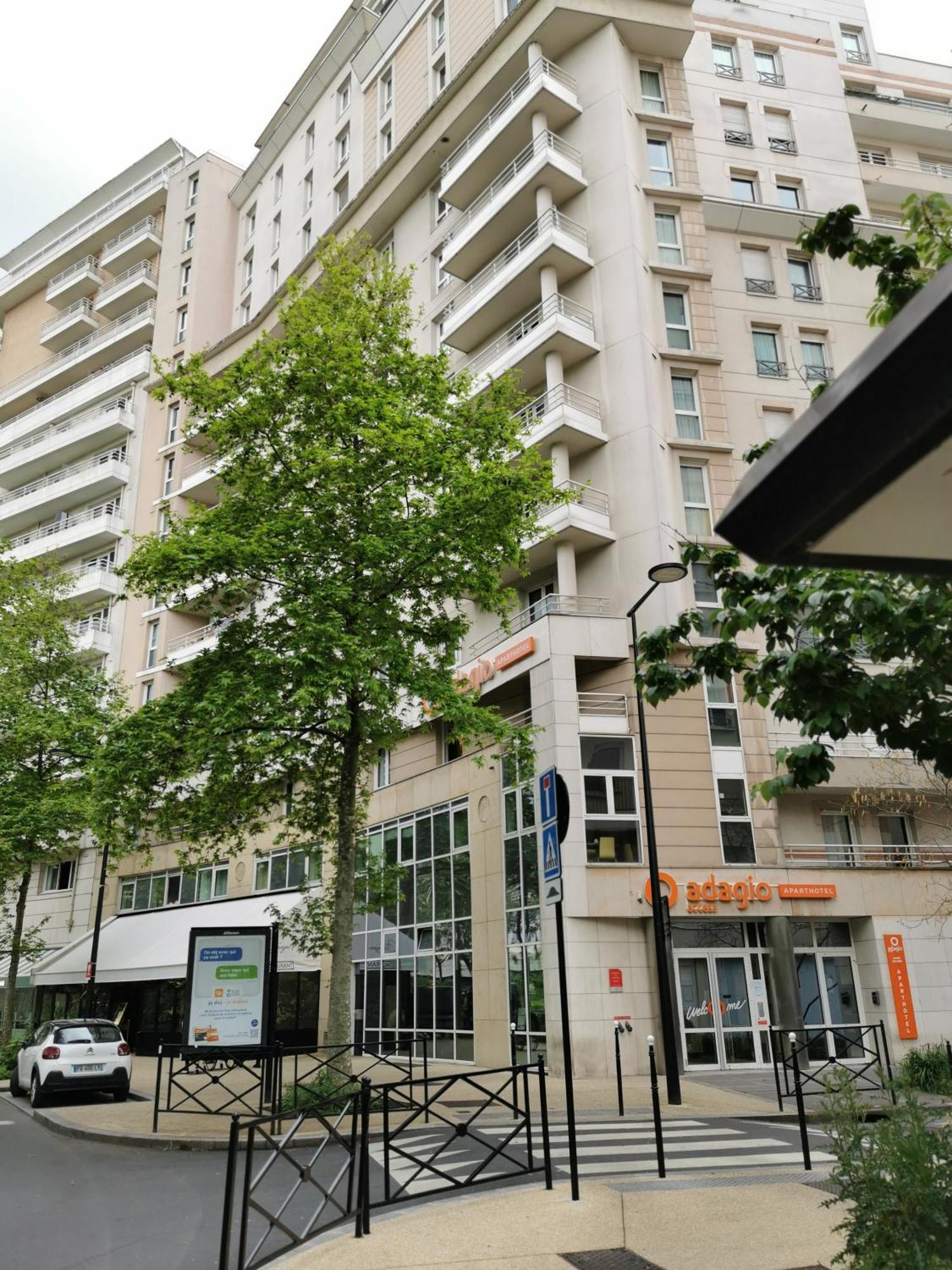 Appart Hotel La Defense Курбьовоа Екстериор снимка